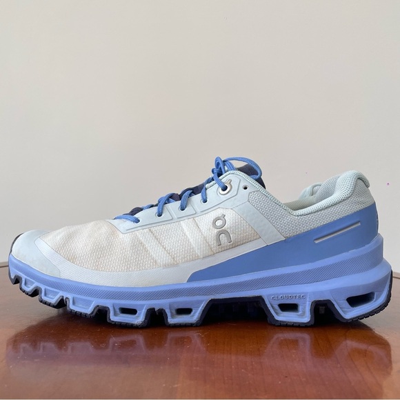 On Running Women’s Cloudventure Trail Running Shoes | US 8.5 - Picture 4 of 7